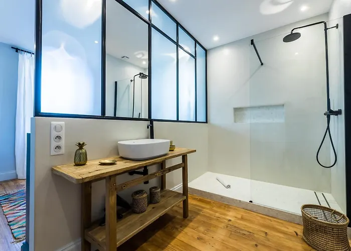 Aloe Keyweek Architect With Terrace And Garage Biarritz