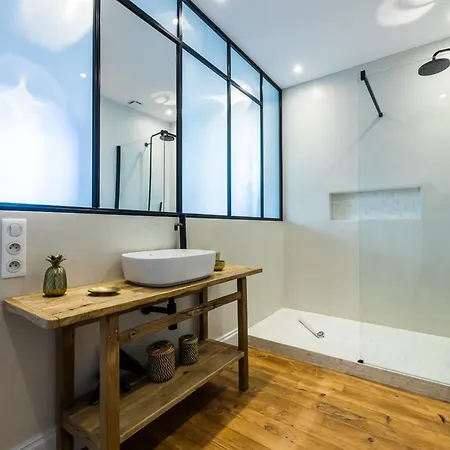 Aloe Keyweek Architect With Terrace And Garage Biarritz